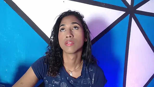 Snapshot of Alissemasiel chatting on October 12, 12:12 am Alissemasiel online show from October 12, 12:12 am