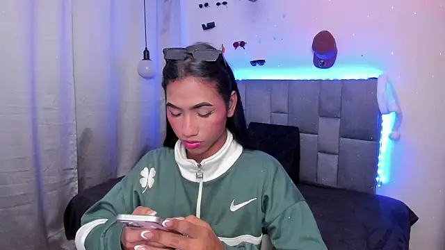 Alissemasiel online show from January 9, 4:30 am