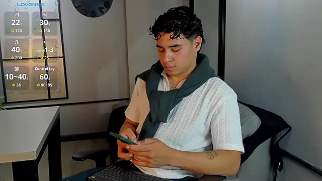 Snapshot of Gabriell_ramirez chatting on February 10, 3:16 am Gabriell ramirez online show from February 10, 3:16 am