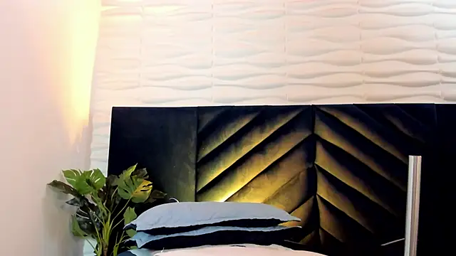 Snapshot of Gabriell_ramirez chatting on October 31, 4:20 am Gabriell ramirez online show from October 31, 4:20 am