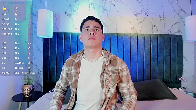 Snapshot of Gabriell_ramirez chatting on October 24, 4:00 am Gabriell ramirez online show from October 24, 4:00 am