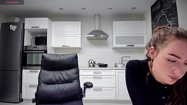 lisenok online show from April 15, 6:23 pm