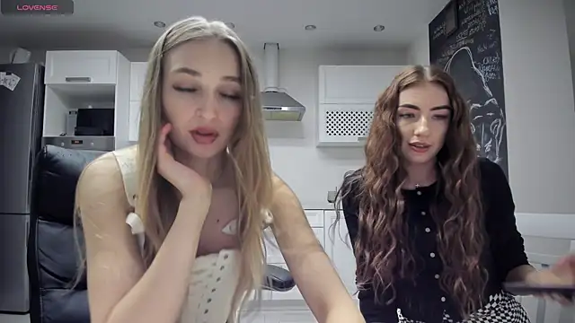 lisenok online show from April 14, 8:58 pm