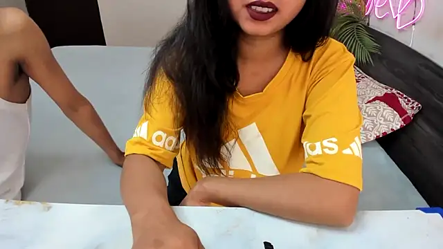 Snapshot of Queen_Couple chatting on September 9, 6:45 am Queen Couple online show from September 9, 6:45 am