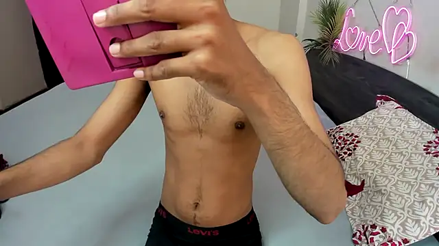 Snapshot of Queen_Couple chatting on September 20, 5:56 am Queen Couple online show from September 20, 5:56 am