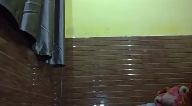 Snapshot of Queen_Couple chatting on February 18, 4:58 pm Queen Couple online show from February 18, 4:58 pm