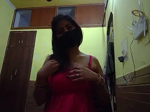 Snapshot of Queen_Couple chatting on February 20, 4:58 pm Queen Couple online show from February 20, 4:58 pm