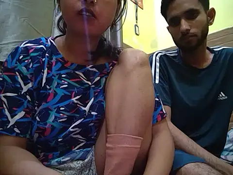 Snapshot of Queen_Couple chatting on March 3, 4:58 pm Queen Couple online show from March 3, 4:58 pm