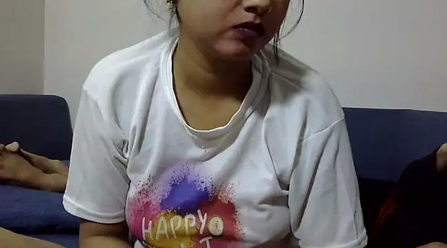 Snapshot of Queen_Couple chatting on March 6, 11:58 am Queen Couple online show from March 6, 11:58 am