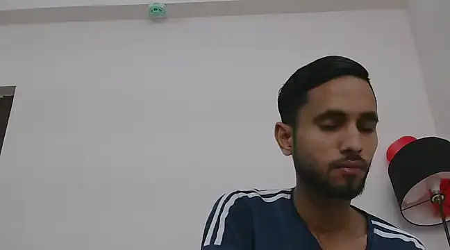 Snapshot of Queen_Couple chatting on February 19, 6:11 am Queen Couple online show from February 19, 6:11 am