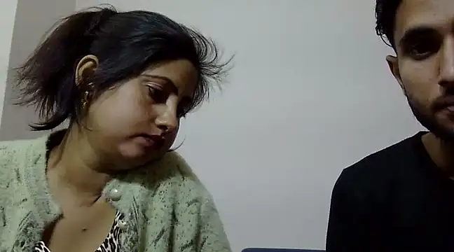 Snapshot of Queen_Couple chatting on March 1, 6:35 am Queen Couple online show from March 1, 6:35 am