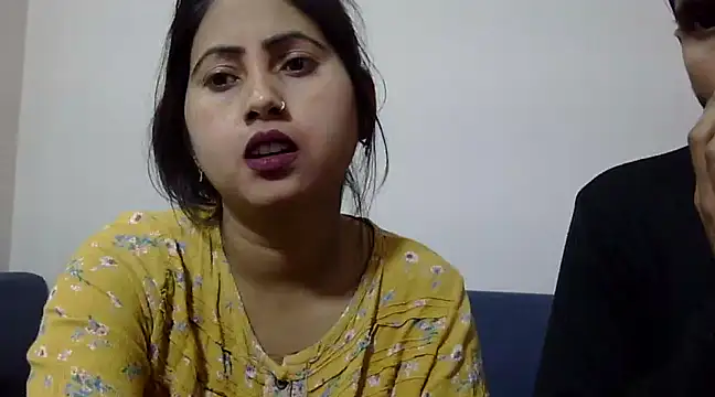 Snapshot of Queen_Couple chatting on March 8, 5:59 am Queen Couple online show from March 8, 5:59 am