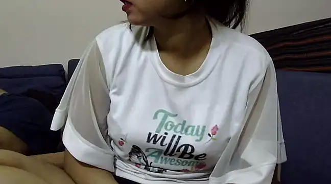 Snapshot of Queen_Couple chatting on March 4, 10:24 am Queen Couple online show from March 4, 10:24 am