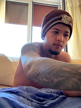 yeiyei oficial online show from October 2, 12:30 pm