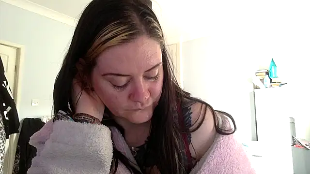 Snapshot of AureliaXOX chatting on February 14, 2:12 pm AureliaXOX online show from February 14, 2:12 pm