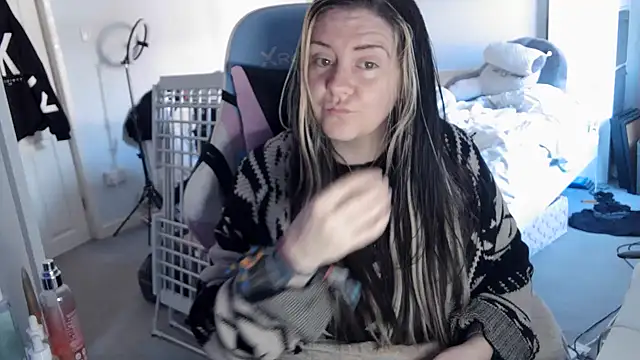 Snapshot of AureliaXOX chatting on March 13, 9:21 am AureliaXOX online show from March 13, 9:21 am