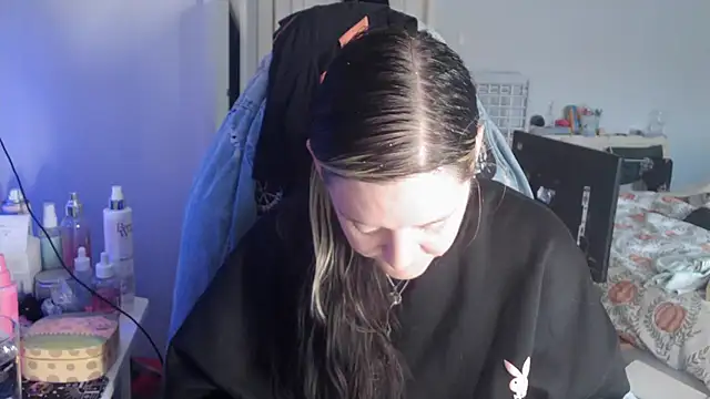 Snapshot of AureliaXOX chatting on October 3, 9:44 am AureliaXOX online show from October 3, 9:44 am