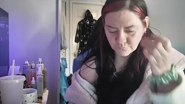 AureliaXOX online show from December 14, 11:49 am