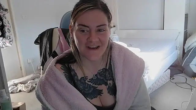 Snapshot of AureliaXOX chatting on March 2, 3:52 pm AureliaXOX online show from March 2, 3:52 pm