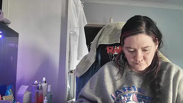 Snapshot of AureliaXOX chatting on January 14, 1:04 pm AureliaXOX online show from January 14, 1:04 pm