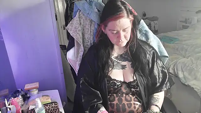 Snapshot of AureliaXOX chatting on March 29, 10:17 am AureliaXOX online show from March 29, 10:17 am