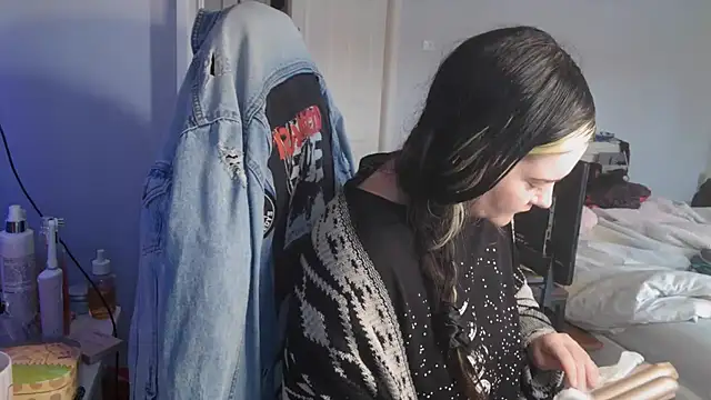 Snapshot of AureliaXOX chatting on September 18, 12:30 pm AureliaXOX online show from September 18, 12:30 pm