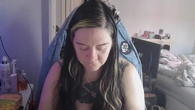 Snapshot of AureliaXOX chatting on September 21, 10:20 am AureliaXOX online show from September 21, 10:20 am