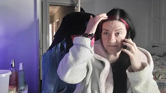 AureliaXOX online show from November 21, 9:08 am