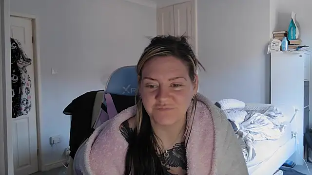 Snapshot of AureliaXOX chatting on March 2, 12:14 pm AureliaXOX online show from March 2, 12:14 pm