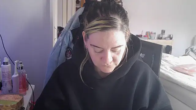 Snapshot of AureliaXOX chatting on September 23, 11:06 am AureliaXOX online show from September 23, 11:06 am