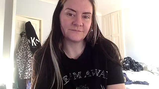 Snapshot of AureliaXOX chatting on February 6, 2:04 pm AureliaXOX online show from February 6, 2:04 pm