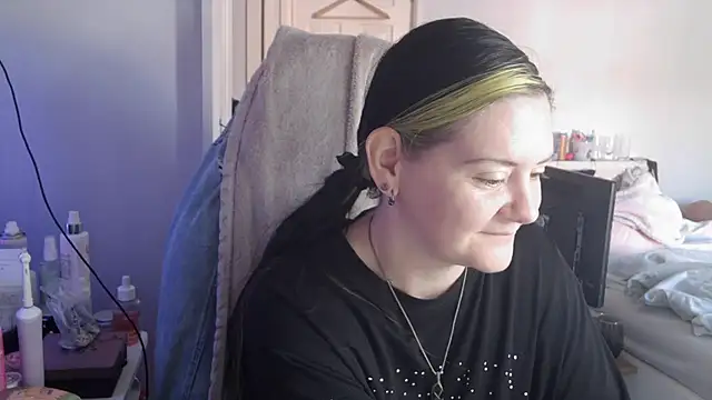 Snapshot of AureliaXOX chatting on September 12, 8:47 am AureliaXOX online show from September 12, 8:47 am