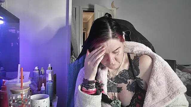 AureliaXOX online show from December 16, 2:32 pm