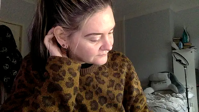 Snapshot of AureliaXOX chatting on February 11, 11:42 am AureliaXOX online show from February 11, 11:42 am