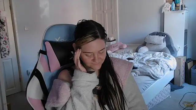 Snapshot of AureliaXOX chatting on March 6, 9:58 am AureliaXOX online show from March 6, 9:58 am