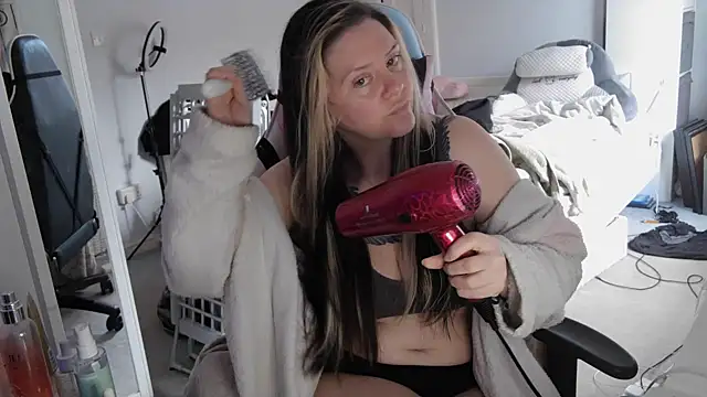 Snapshot of AureliaXOX chatting on March 14, 10:29 am AureliaXOX online show from March 14, 10:29 am