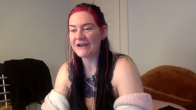 Snapshot of AureliaXOX chatting on February 8, 11:30 am AureliaXOX online show from February 8, 11:30 am
