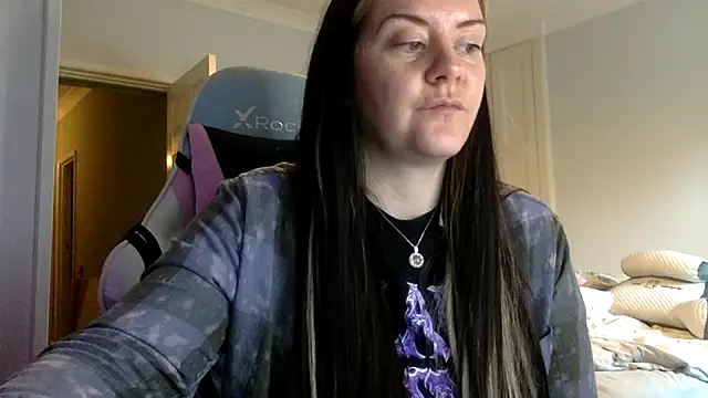 Snapshot of AureliaXOX chatting on February 7, 11:45 am AureliaXOX online show from February 7, 11:45 am