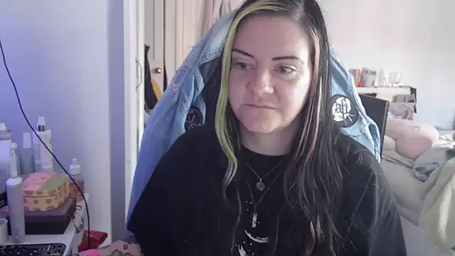 Snapshot of AureliaXOX chatting on September 11, 8:25 am AureliaXOX online show from September 11, 8:25 am