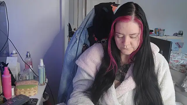 Snapshot of AureliaXOX chatting on October 18, 9:00 am AureliaXOX online show from October 18, 9:00 am