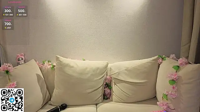 Anadeyaaa online show from December 20, 7:39 pm