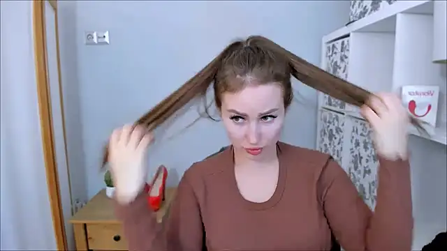 DonnaCam online show from November 9, 7:40 pm