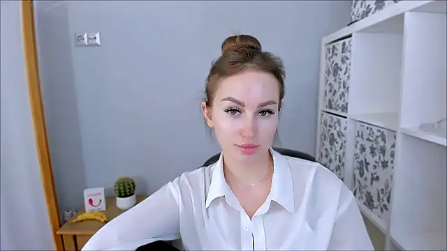 DonnaCam online show from November 12, 4:33 pm