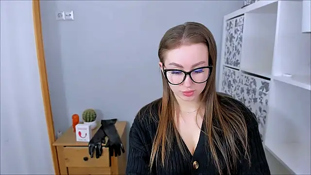 DonnaCam online show from November 28, 4:40 pm