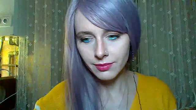 Snapshot of LuminousLady chatting on March 7, 6:00 pm LuminousLady online show from March 7, 6:00 pm