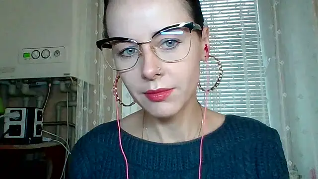 Snapshot of LuminousLady chatting on September 30, 7:25 am LuminousLady online show from September 30, 7:25 am