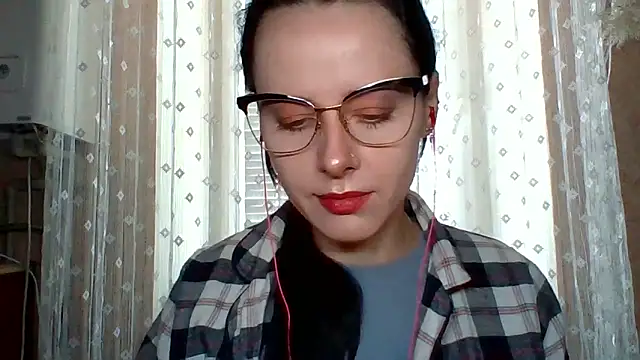 Snapshot of LuminousLady chatting on September 11, 7:30 am LuminousLady online show from September 11, 7:30 am