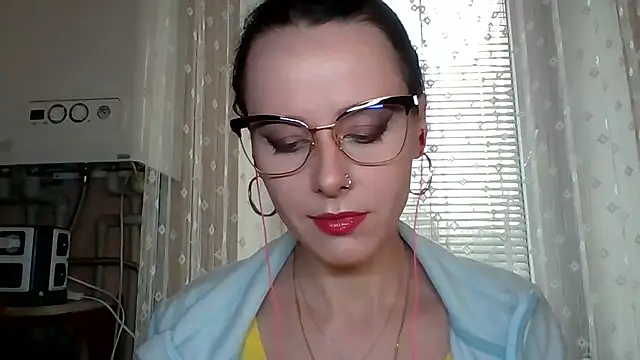 Snapshot of LuminousLady chatting on September 28, 1:18 pm LuminousLady online show from September 28, 1:18 pm