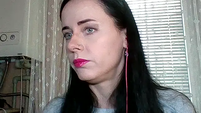 Snapshot of LuminousLady chatting on October 22, 1:21 pm LuminousLady online show from October 22, 1:21 pm