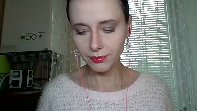 Snapshot of LuminousLady chatting on October 6, 1:01 pm LuminousLady online show from October 6, 1:01 pm